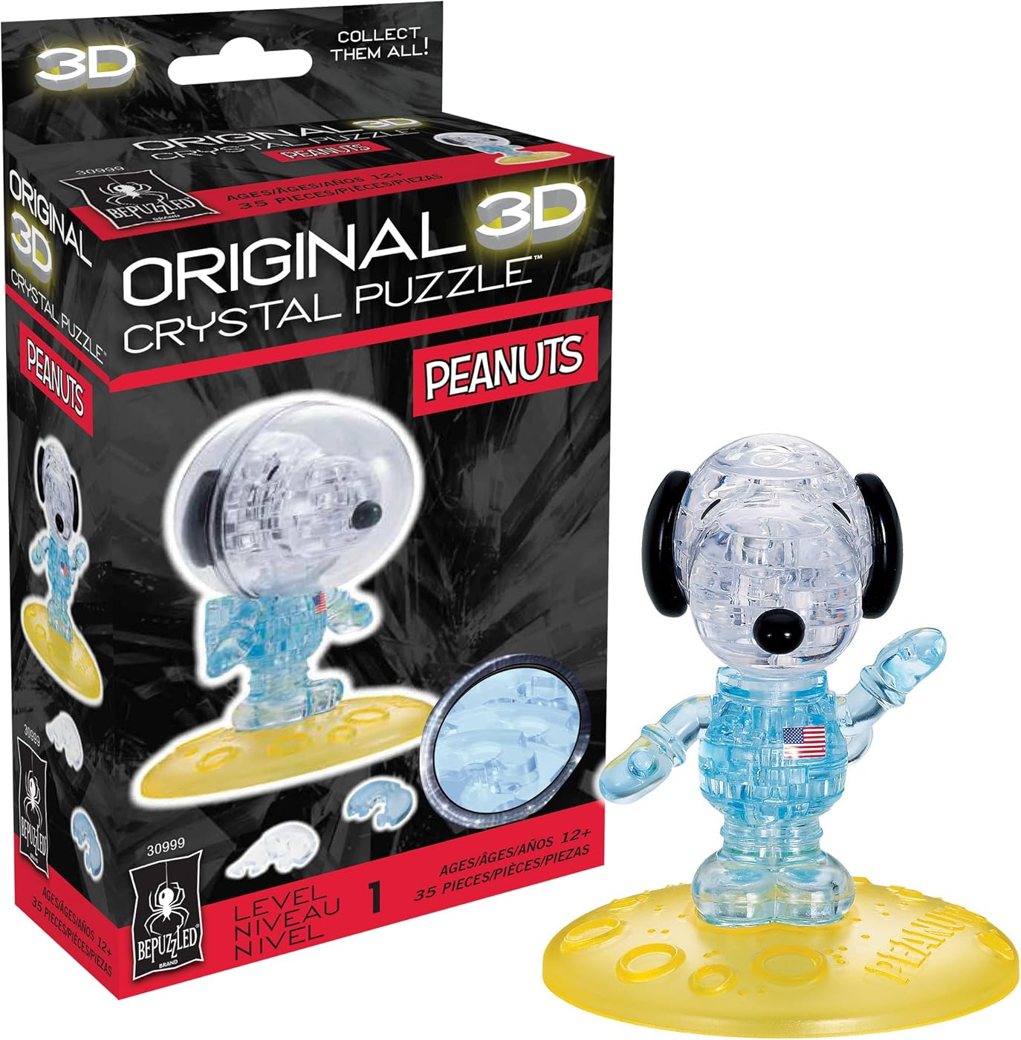 Astronaut Snoopy view 2